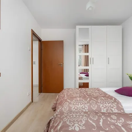 Апартаменты Cosy In With Balcony Ideal For Relaxation By Renters