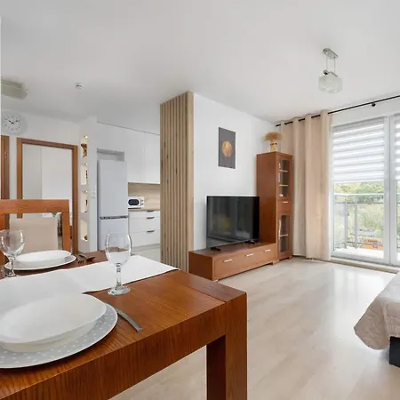 Cosy In With Balcony Ideal For Relaxation By Renters * Вроцлав