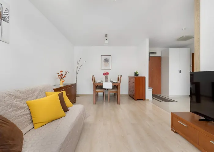 Cosy In With Balcony Ideal For Relaxation By Renters * Wroclaw